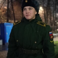 Фотография мужчины Илья, 18 лет из г. Санкт-Петербург