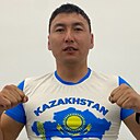 Веко, 33 года