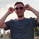 Максим, 23 года