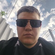 Фотография мужчины Юрий, 19 лет из г. Астана