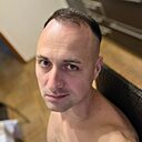 Den, 33 года