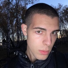 Фотография мужчины Гриша, 19 лет из г. Омск