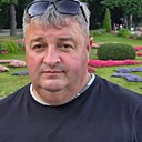 Max, 51 год