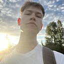 Максим, 23 года