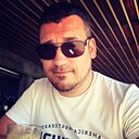 Лев, 37 лет