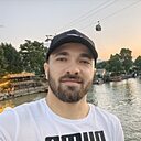Хагани, 33 года