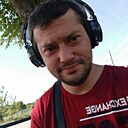 Fox, 33 года