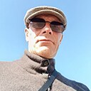 Dennis, 44 года
