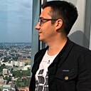 Az, 32 года