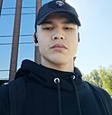 Илхомжон, 19 лет