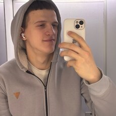 Фотография мужчины Макс, 22 года из г. Красноярск