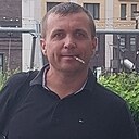Den, 44 года