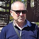 Леон, 66 лет