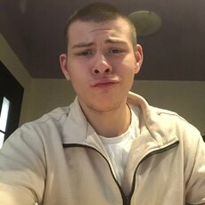 Фотография мужчины Арсений, 18 лет из г. Киров