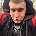 Денис, 22 года