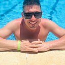 Джеймс Бонд, 37 лет