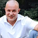 Михаил, 32 года