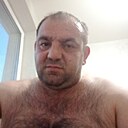 Гуго, 42 года