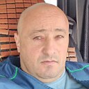 Laskavi May, 44 года