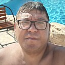 Robert, 44 года