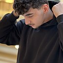 Анис, 20 лет