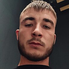 Фотография мужчины Max, 25 лет из г. Brașov