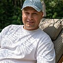 Он, 43 года
