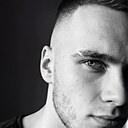 Дис, 23 года