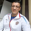 Лев, 46 лет