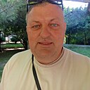 Ден, 42 года