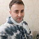 Data, 33 года