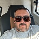 Ден, 44 года
