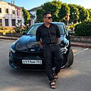 Фара, 37 лет
