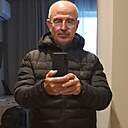 Хусейн, 56 лет