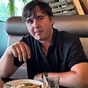 Михаил, 33 года