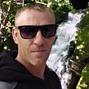 Max, 42 года