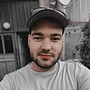 Макс, 24 года