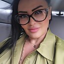 Lili, 41 год