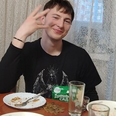 Фотография мужчины Олег, 19 лет из г. Петропавловск-Камчатский