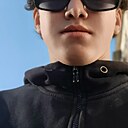 Эм, 22 года