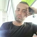 Хол, 42 года