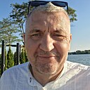 Tom, 53 года