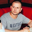 Ден, 33 года