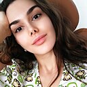 Li, 33 года