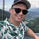 Vi, 32 года