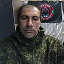 Он, 46 лет