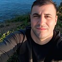 Печатает, 30 лет