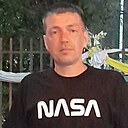 Лев, 43 года