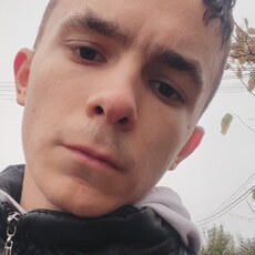Фотография мужчины Александр, 21 год из г. Волжский