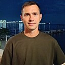 Он, 35 лет